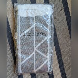 BNIP Avon Geometric Flair Scarf